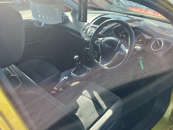 Used Ford Fiesta 2015 for sale - 77707919: Photo