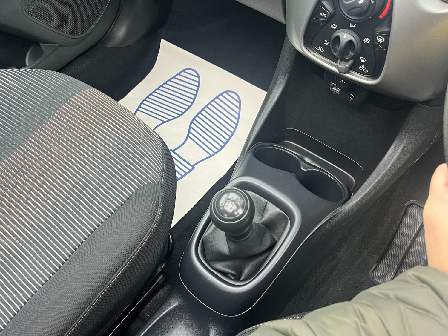 Used Peugeot 108 2015 for sale - 77339608: Photo 26