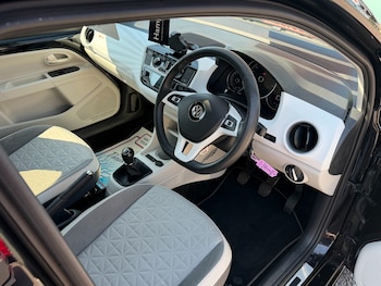 Used Volkswagen up! 2019 for sale - 79524134: Photo