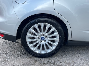 Used Ford C-Max 2015 for sale - 75931995: Photo
