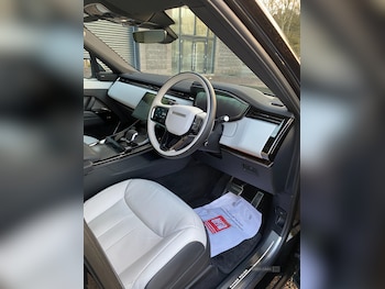 Used Land Rover Range Rover Sport 2025 for sale - 77050479: Photo