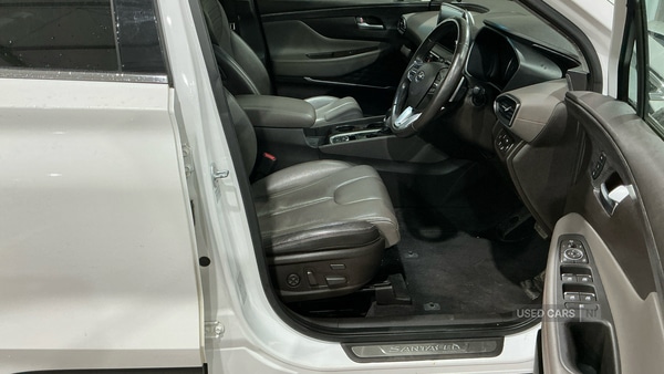 Used Hyundai Santa Fe 2020 for sale - 77684704: Photo 4