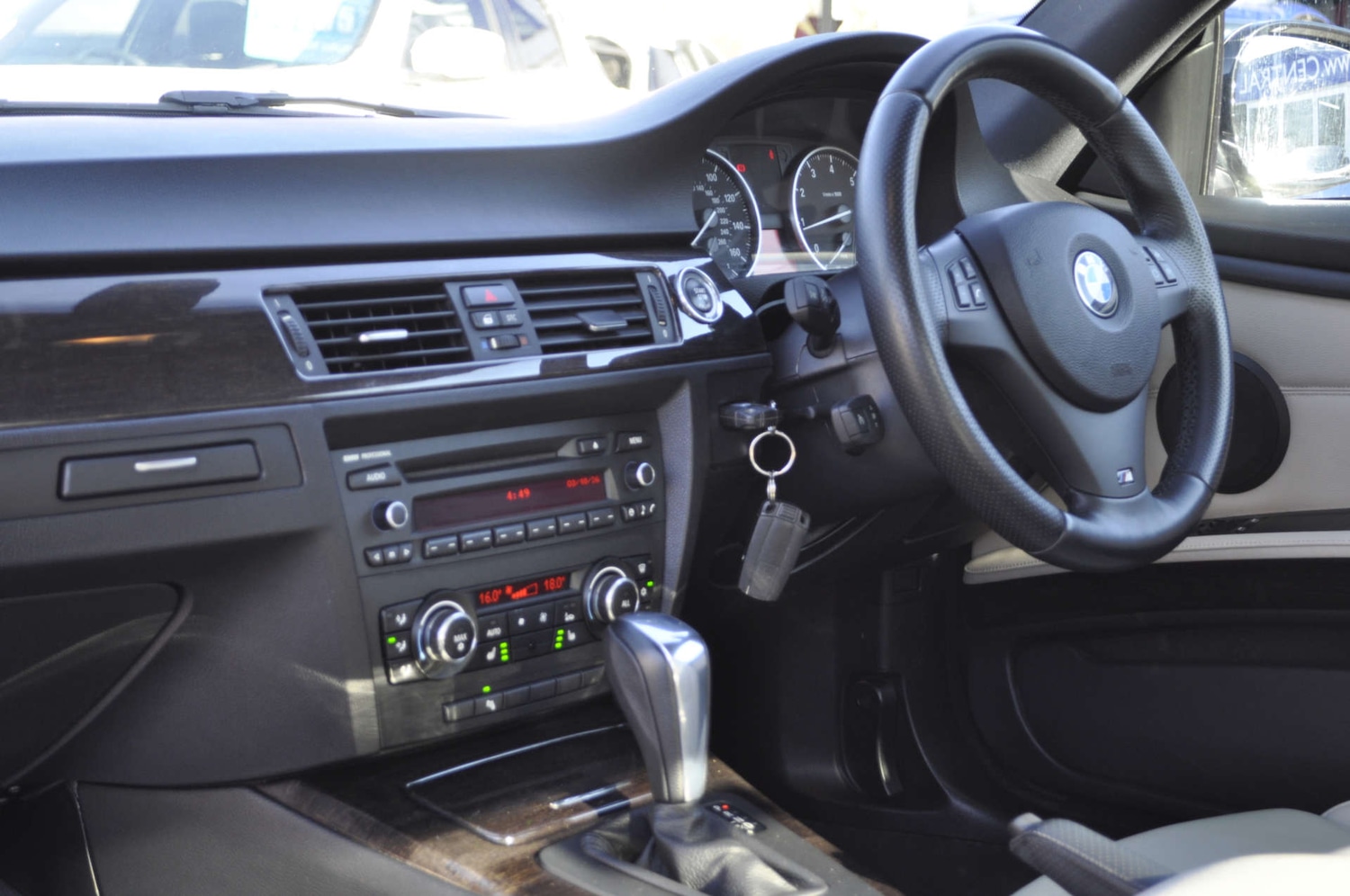 Used BMW 3 Series 2011 for sale - 77976984: Photo 13