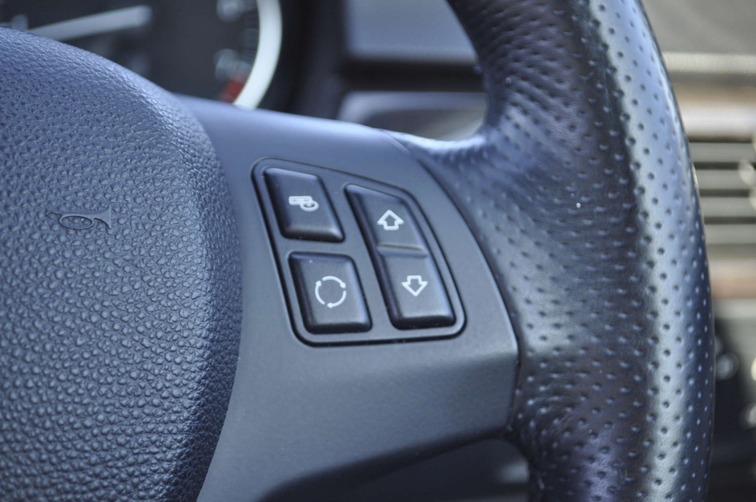 Used BMW 3 Series 2011 for sale - 77976984: Photo 15