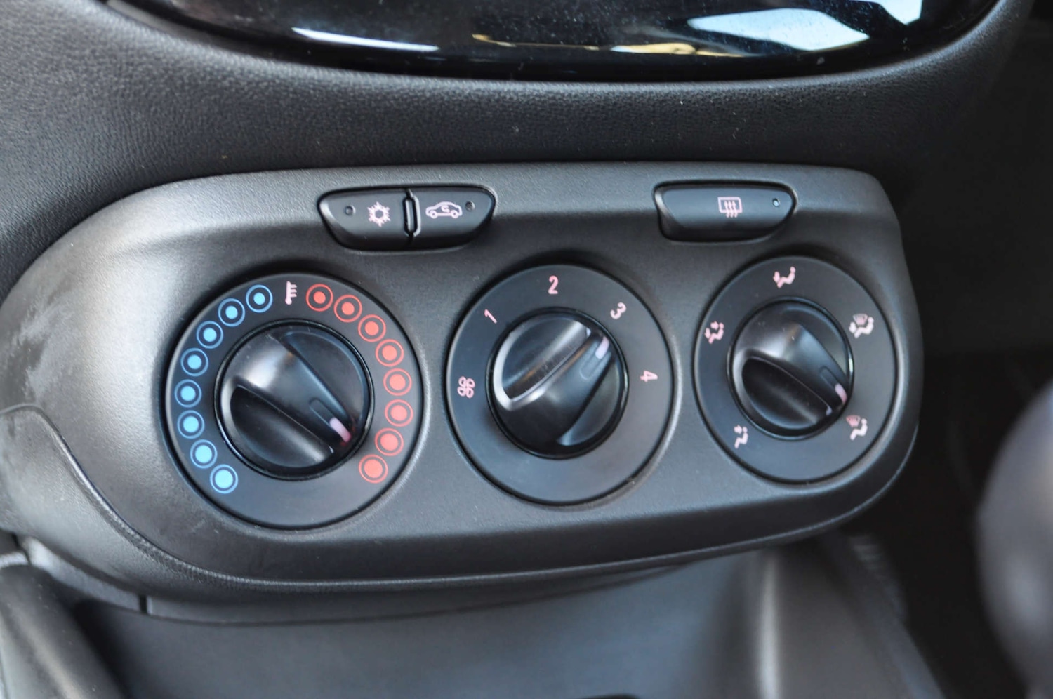 Used Vauxhall Corsa 2016 for sale - 76599663: Photo 15