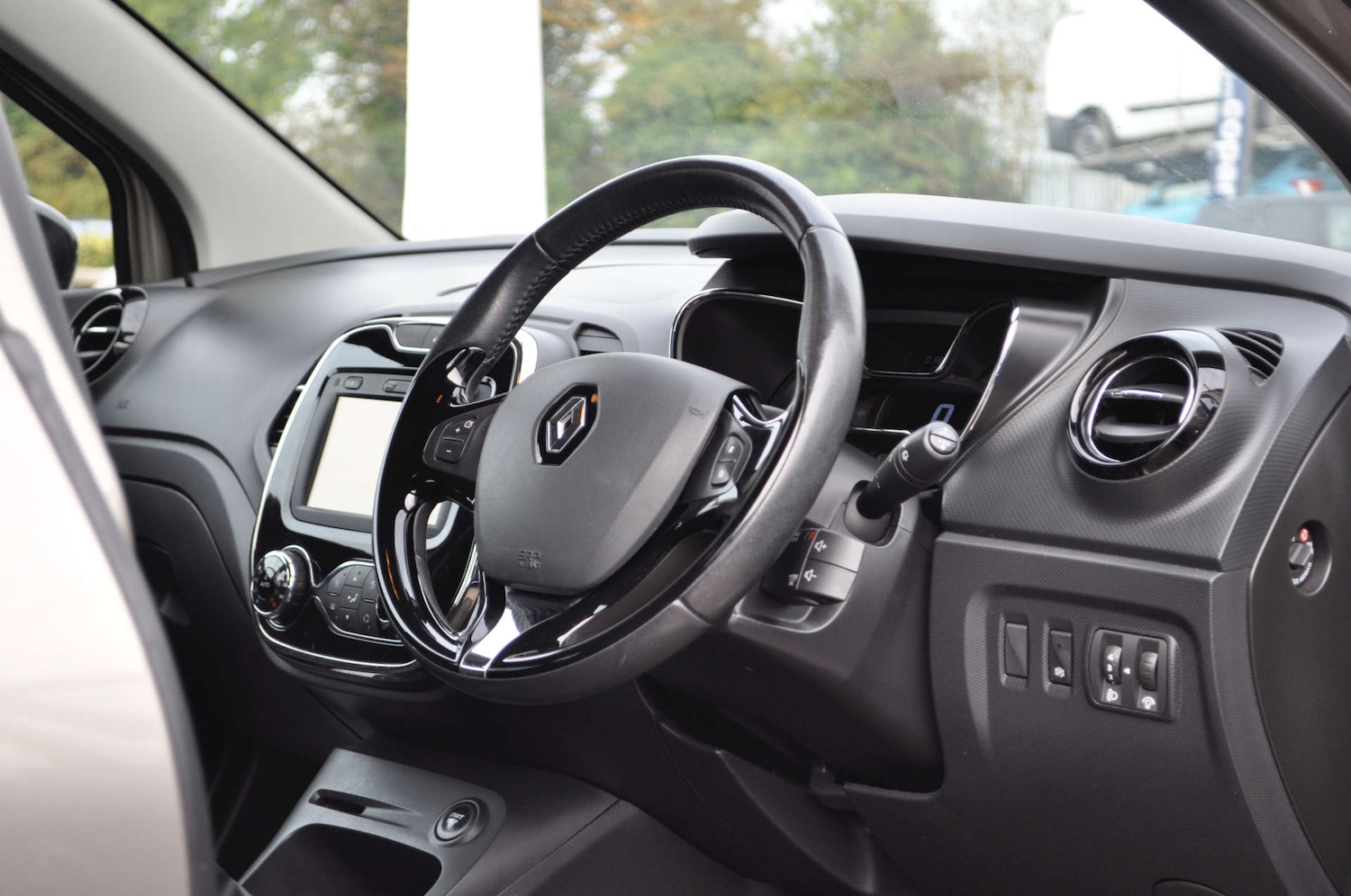 Used Renault Captur 2014 for sale - 76449802: Photo 7