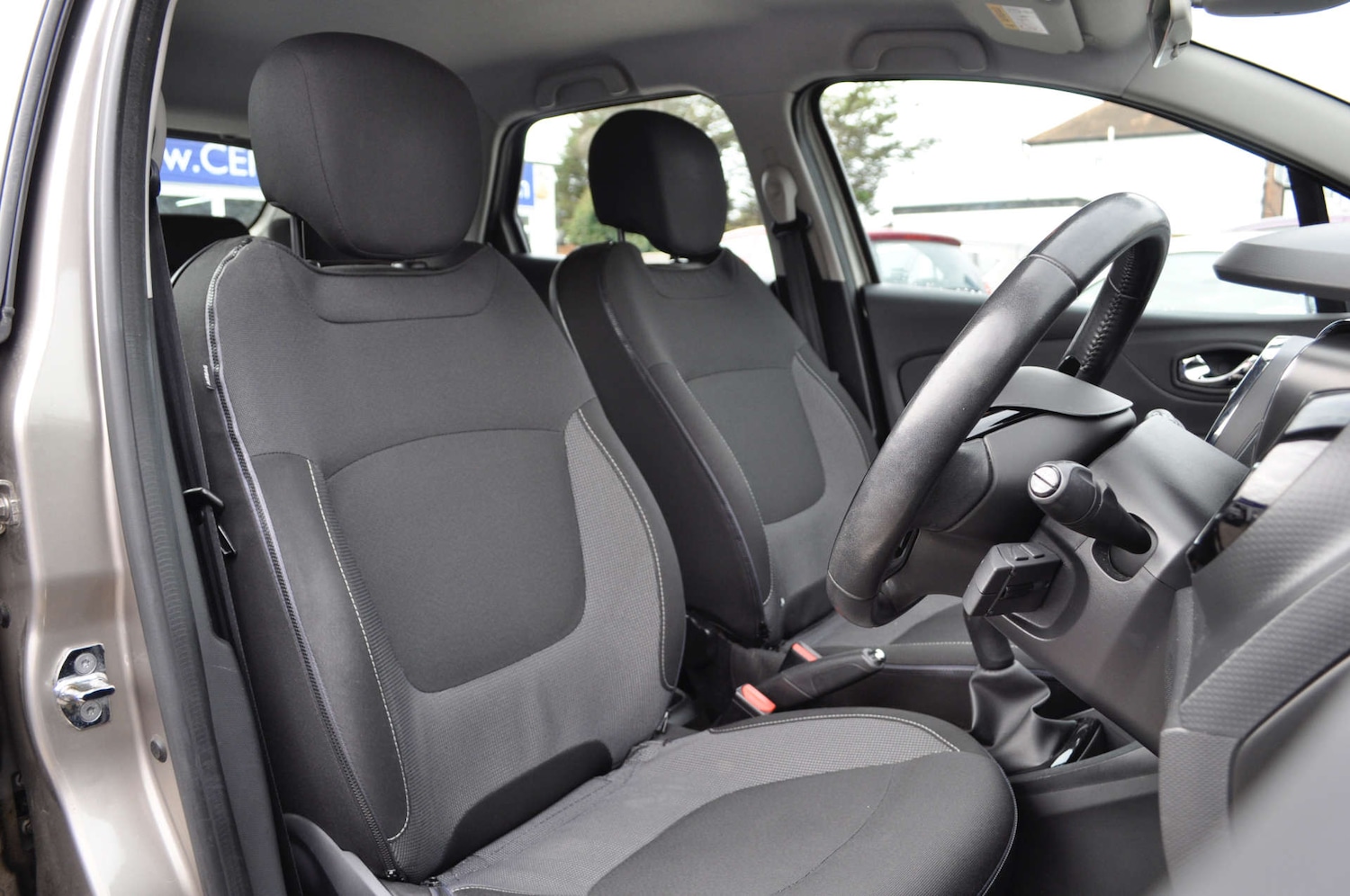 Used Renault Captur 2014 for sale - 76449802: Photo 8