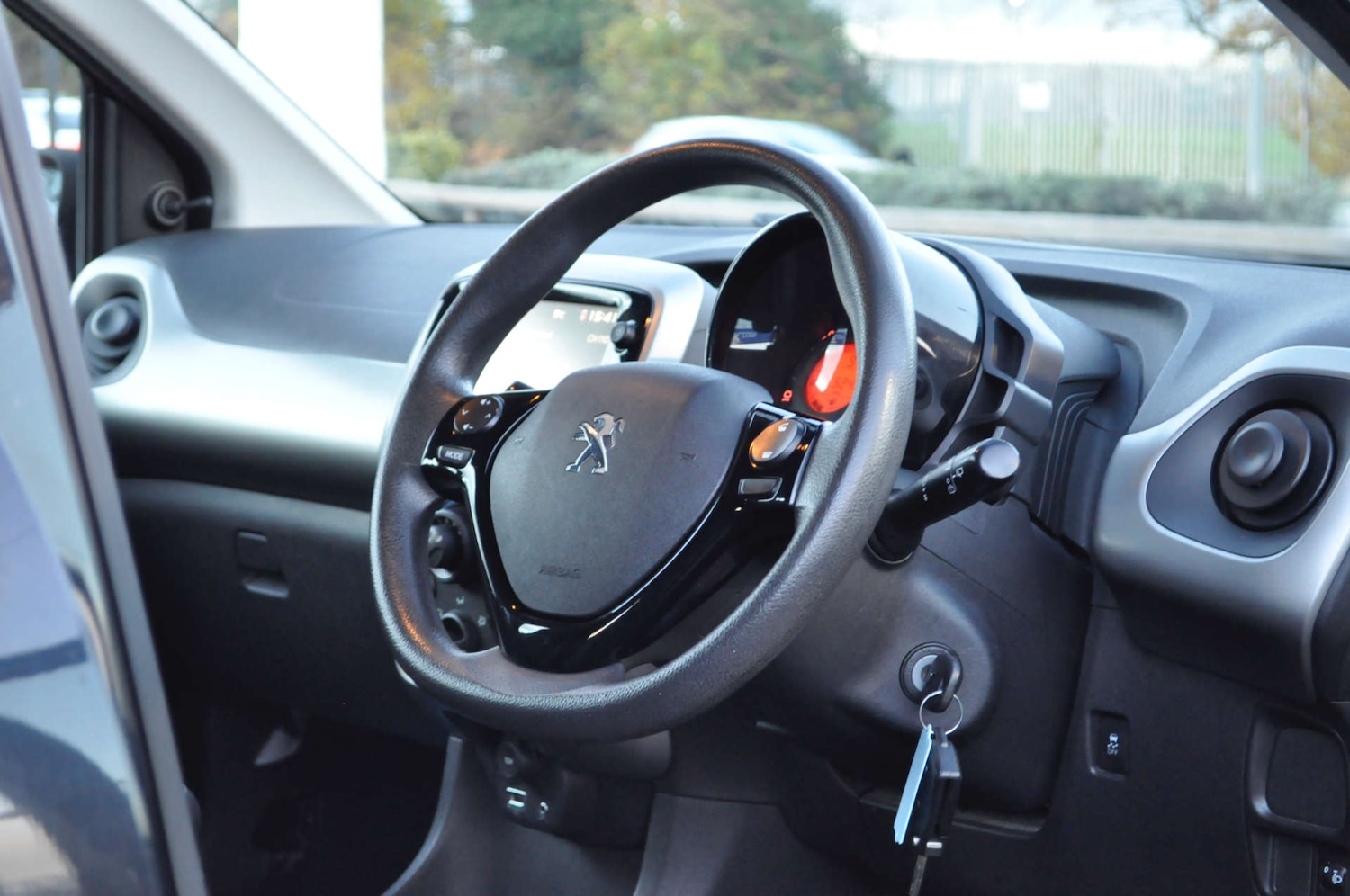 Used Peugeot 108 2014 for sale - 76830084: Photo 8