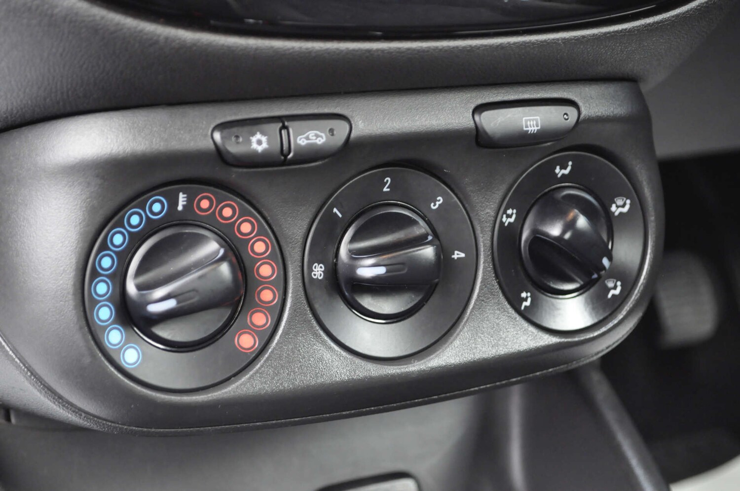 Used Vauxhall Corsa 2018 for sale - 76080237: Photo 12