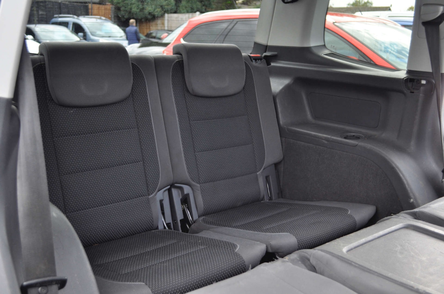 Used Volkswagen Touran 2012 for sale - 76374448: Photo 10