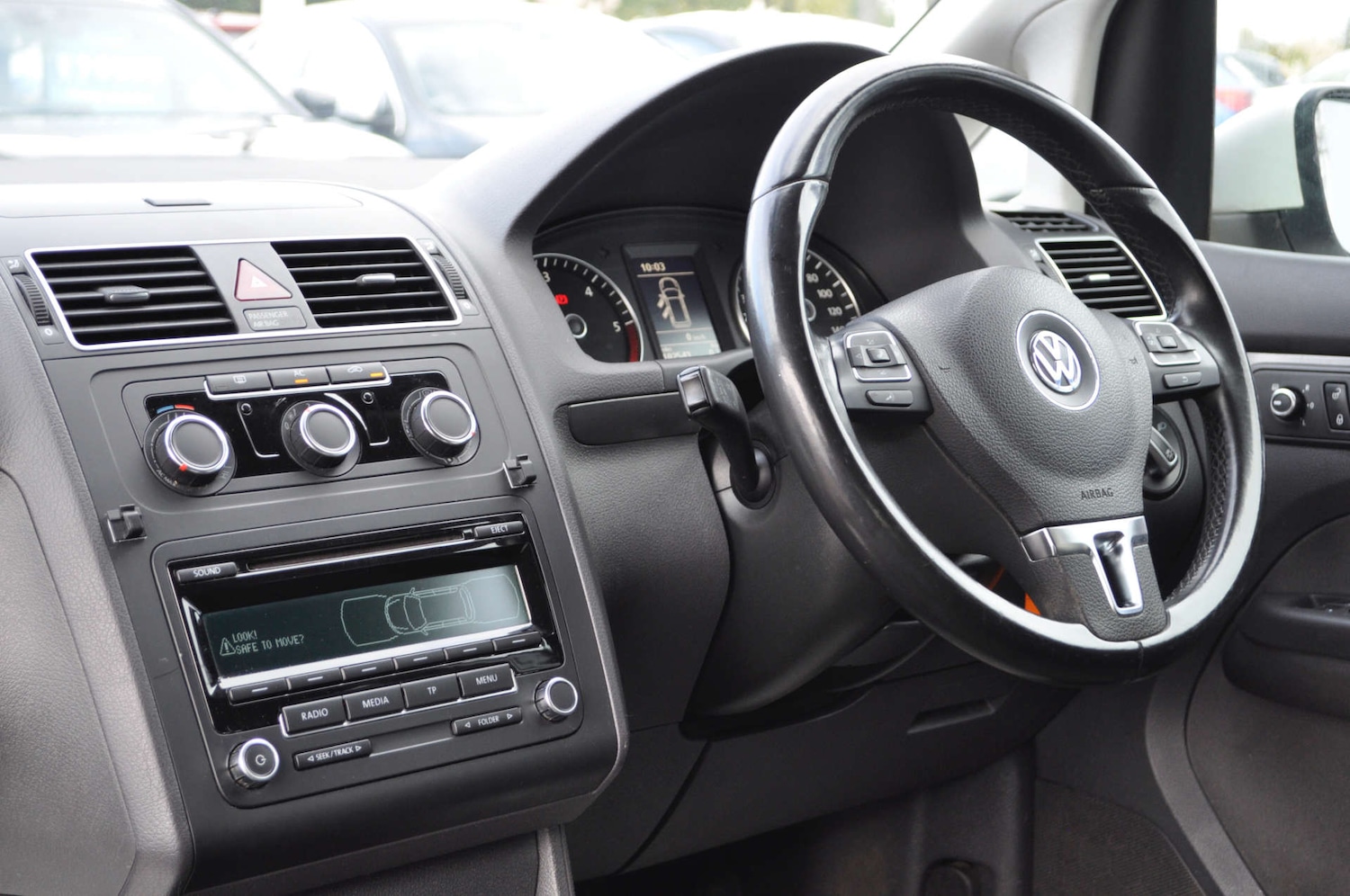 Used Volkswagen Touran 2012 for sale - 76374448: Photo 14