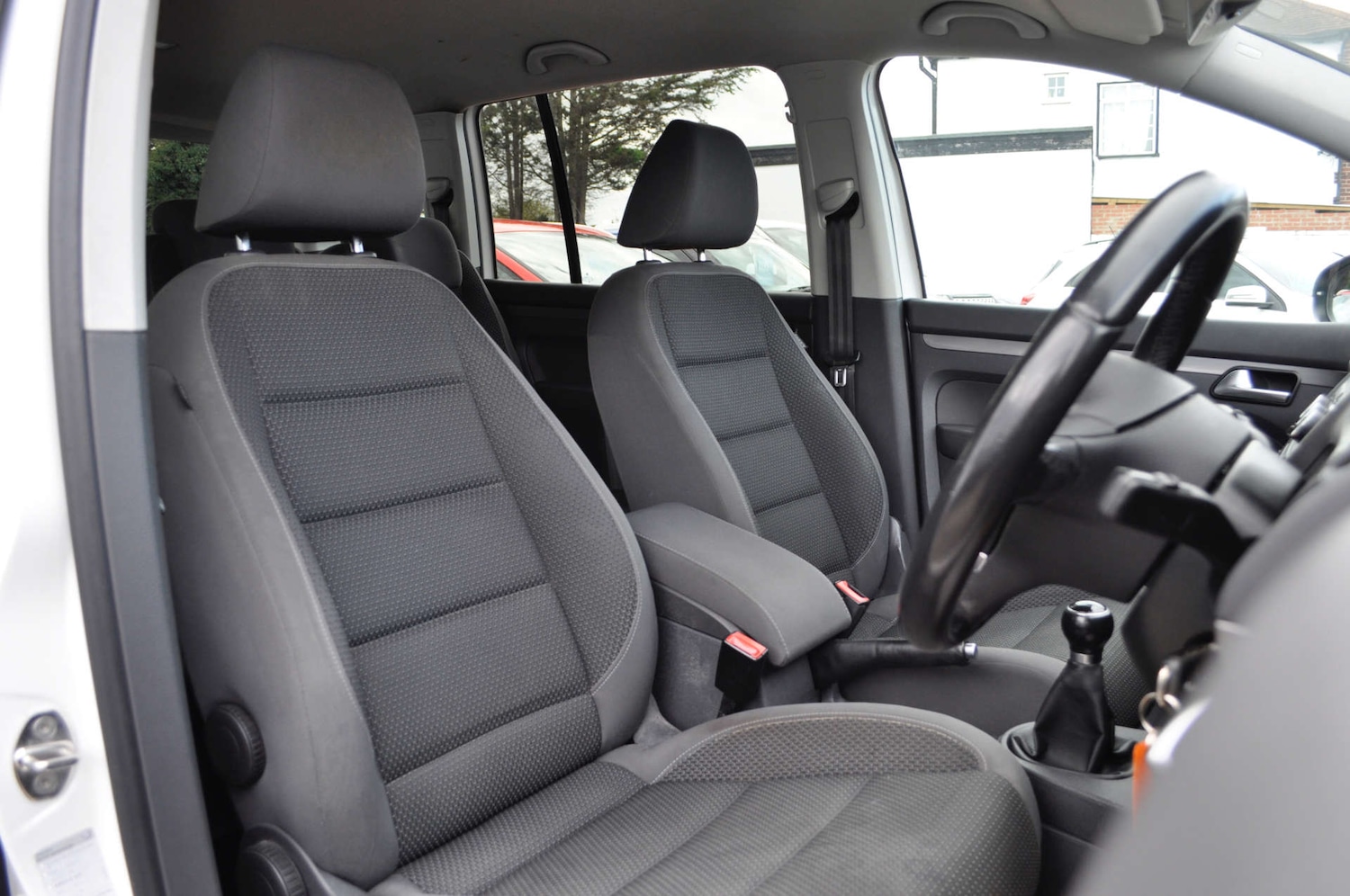 Used Volkswagen Touran 2012 for sale - 76374448: Photo 8