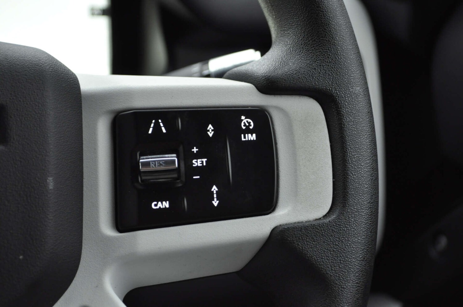 Used Land Rover Defender 2021 for sale - 77184829: Photo 17