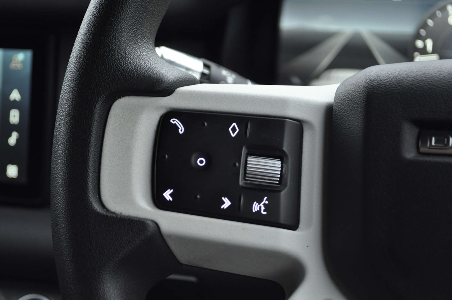 Used Land Rover Defender 2021 for sale - 77184829: Photo 18