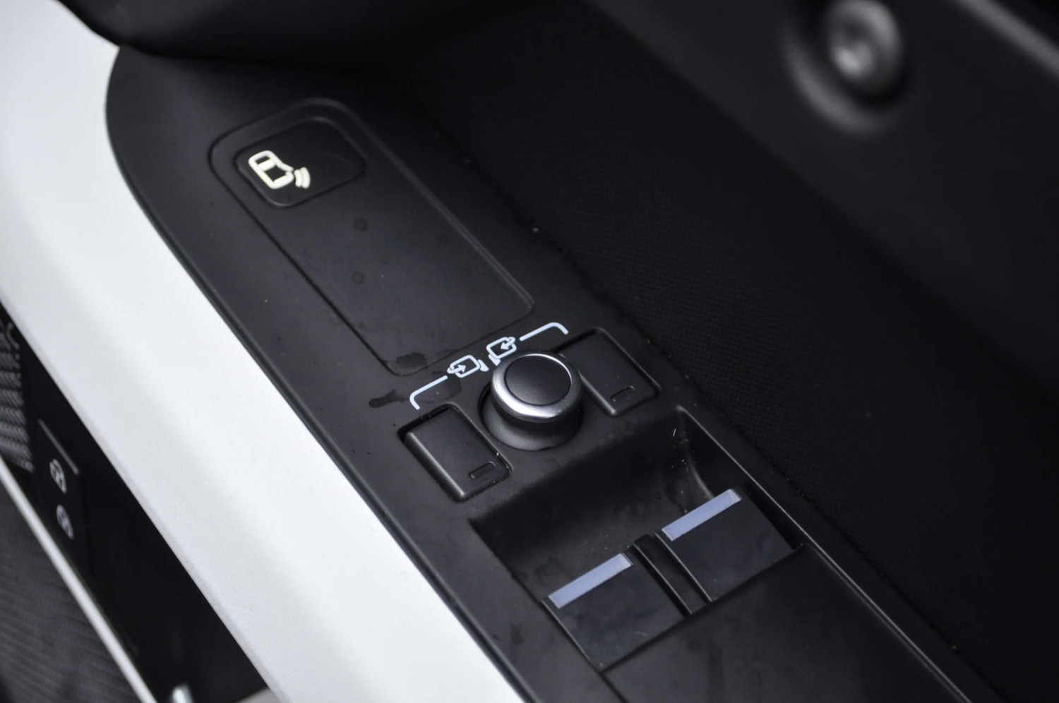 Used Land Rover Defender 2021 for sale - 77184829: Photo 28