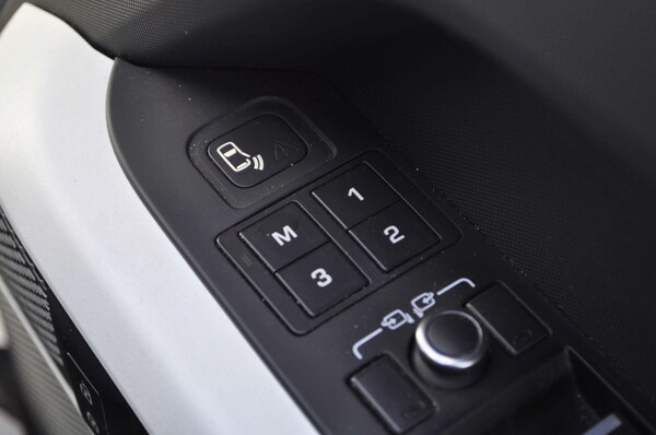 Used Land Rover Defender 2021 for sale - 73849873: Photo 25