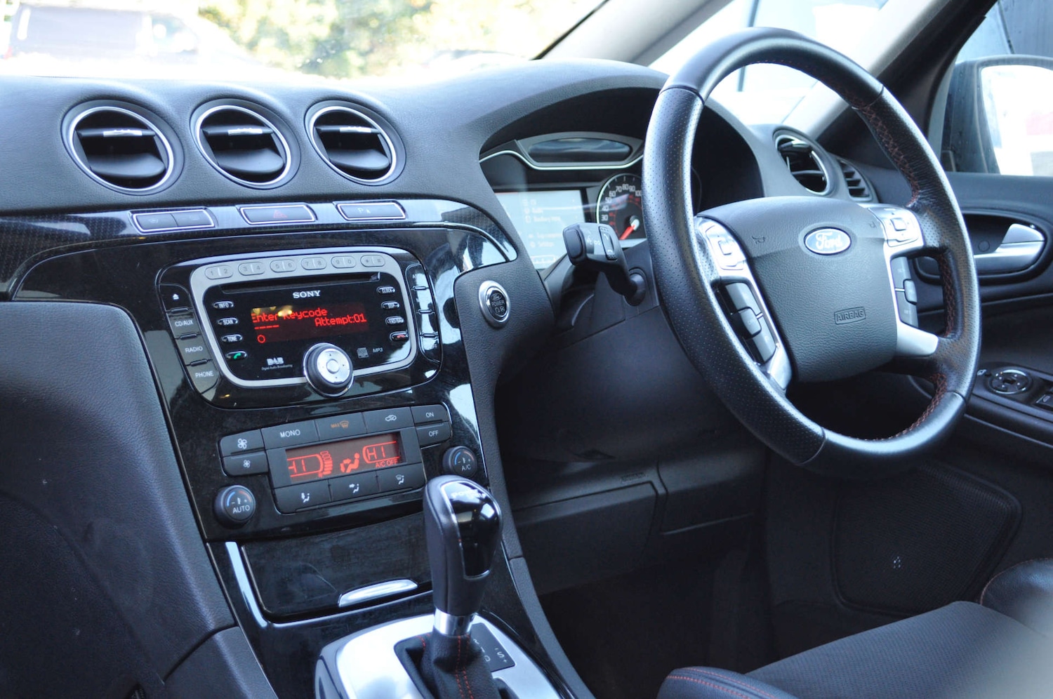 Used Ford S-Max 2013 for sale - 76181576: Photo 14