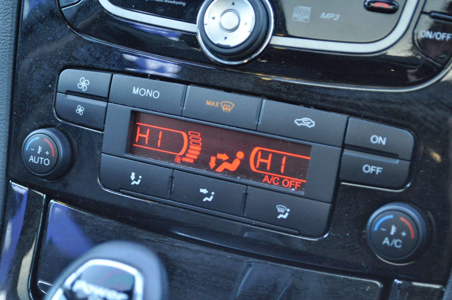 Used Ford S-Max 2013 for sale - 76181576: Photo 17