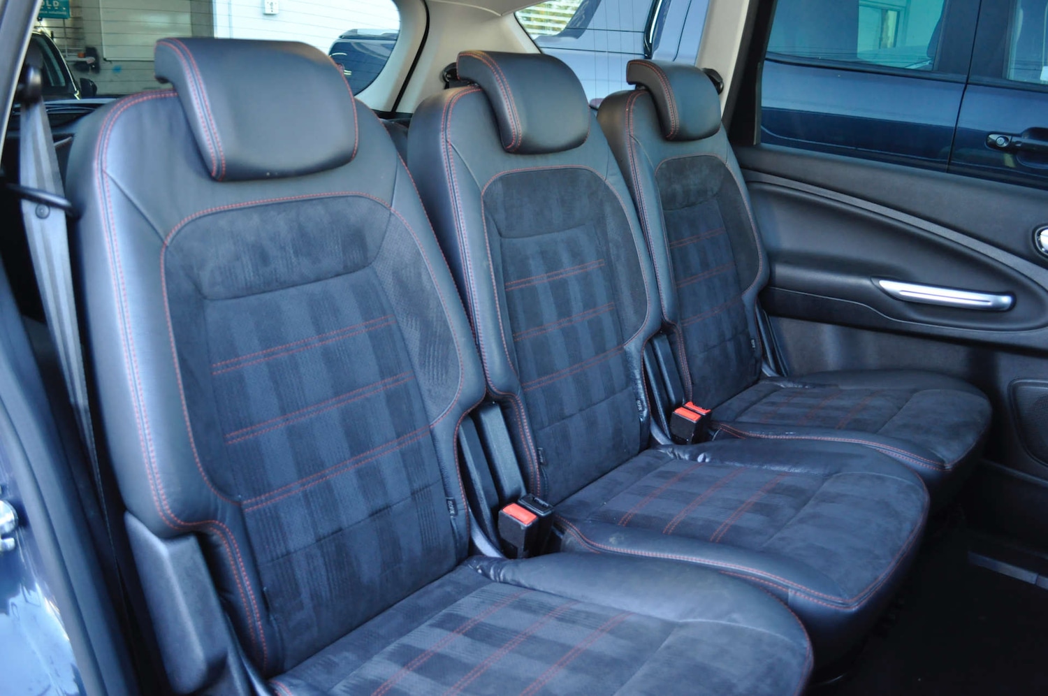 Used Ford S-Max 2013 for sale - 76181576: Photo 9