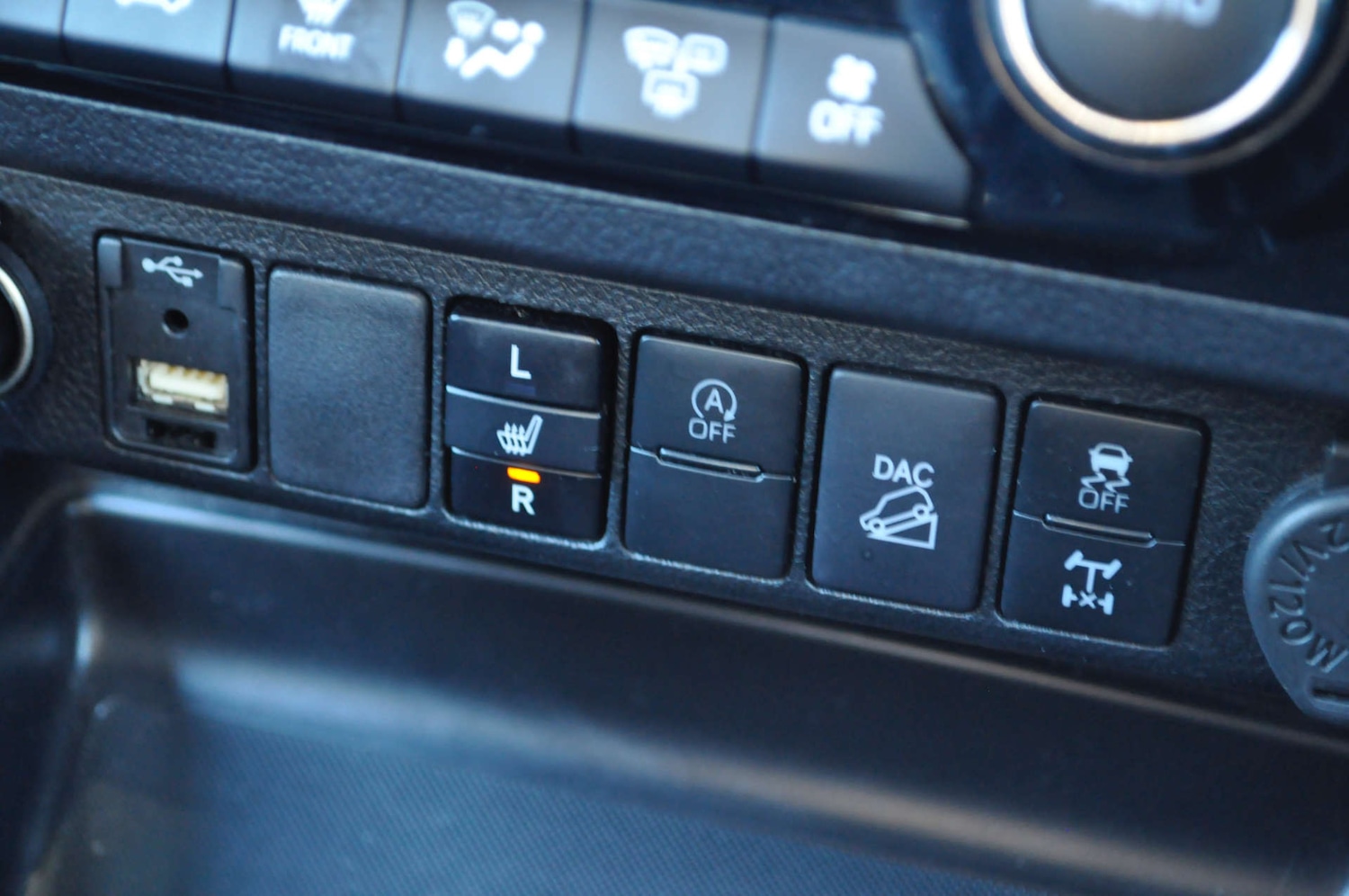 Used Toyota Hilux 2021 for sale - 76905259: Photo 24