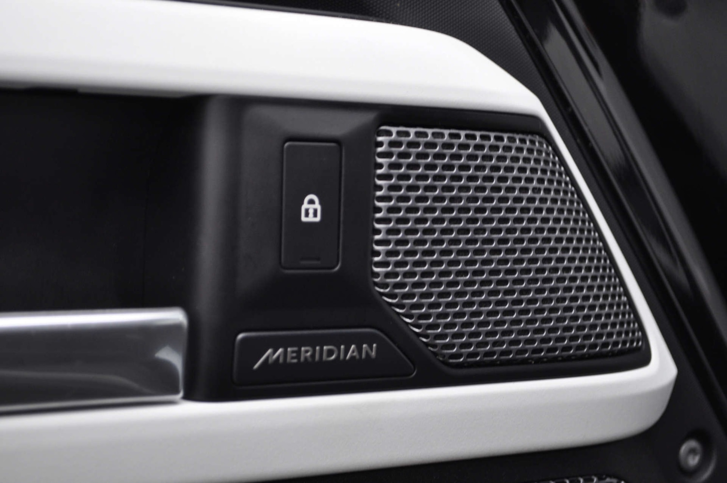 Used Land Rover Defender 2021 for sale - 77778154: Photo 16