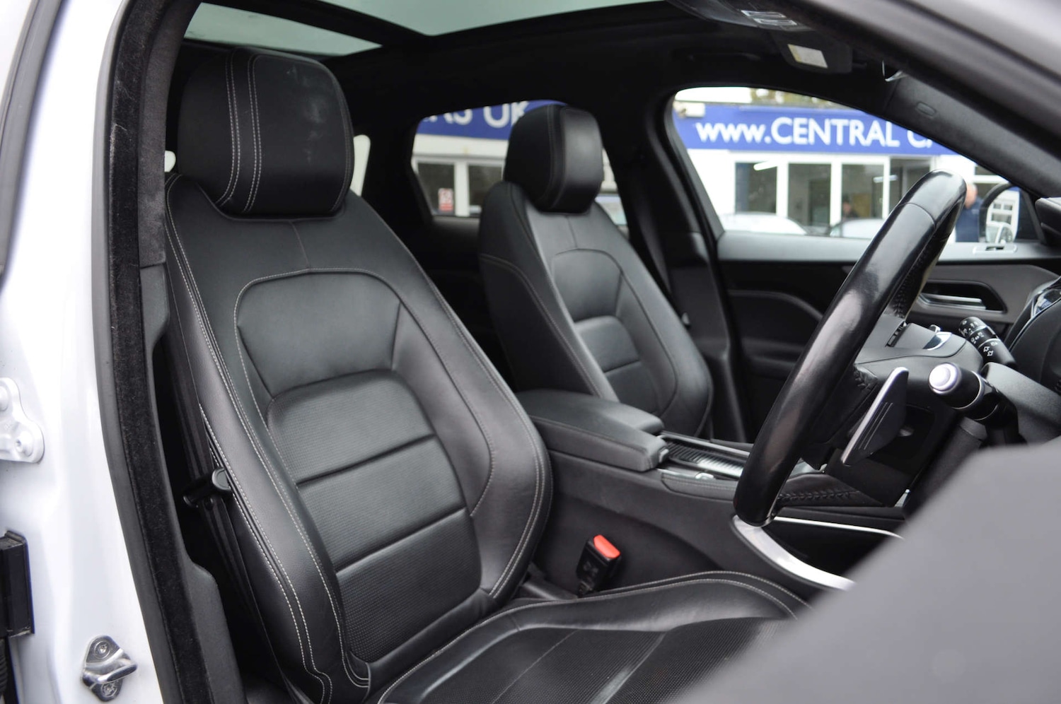 Used Jaguar F-Pace 2020 for sale - 76232978: Photo 8