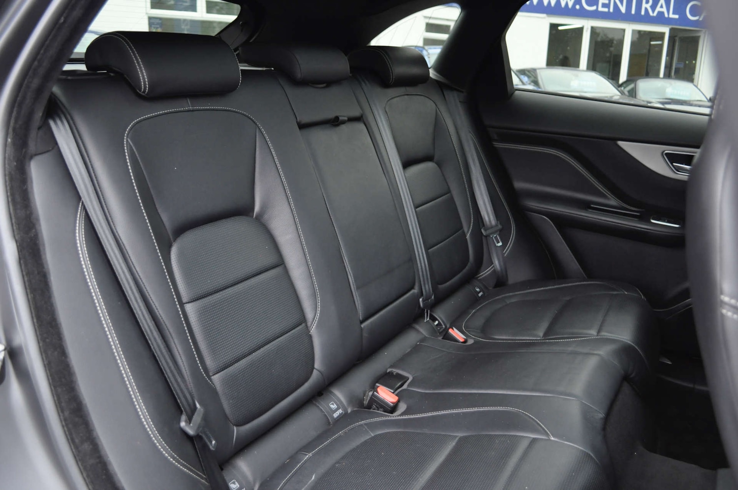 Used Jaguar F-Pace 2020 for sale - 76232978: Photo 9