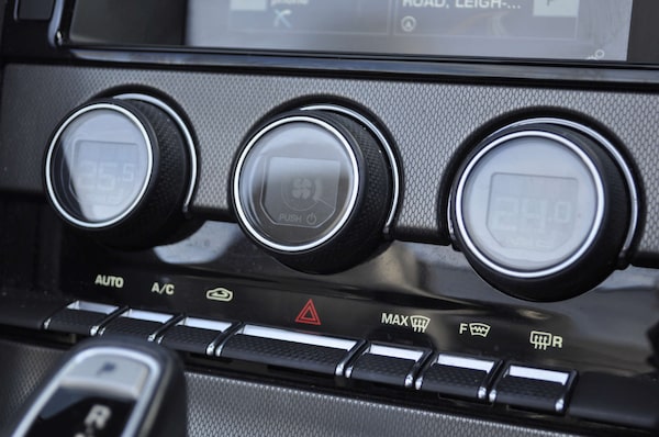 Used Jaguar F-Type 2015 for sale - 73921679: Photo 18