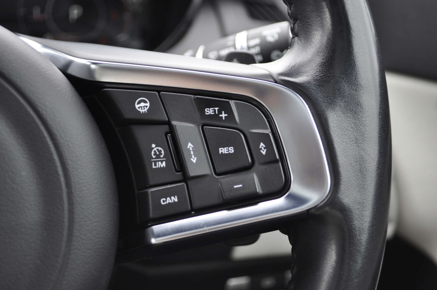 Used Jaguar E-Pace 2020 for sale - 78106744: Photo 14