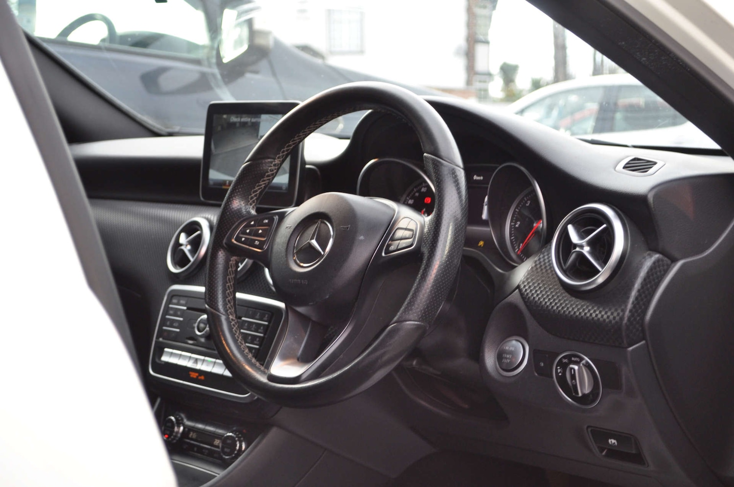 Used Mercedes-Benz A-Class 2018 for sale - 76343767: Photo 8