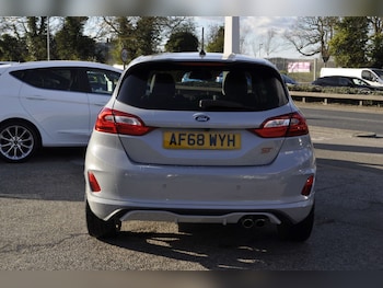 Used Ford Fiesta 2018 for sale - 77998509: Photo