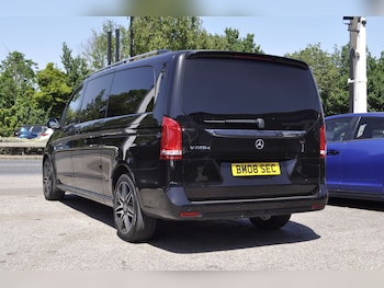 Used Mercedes-Benz V-Class 2023 for sale - 78700850: Photo