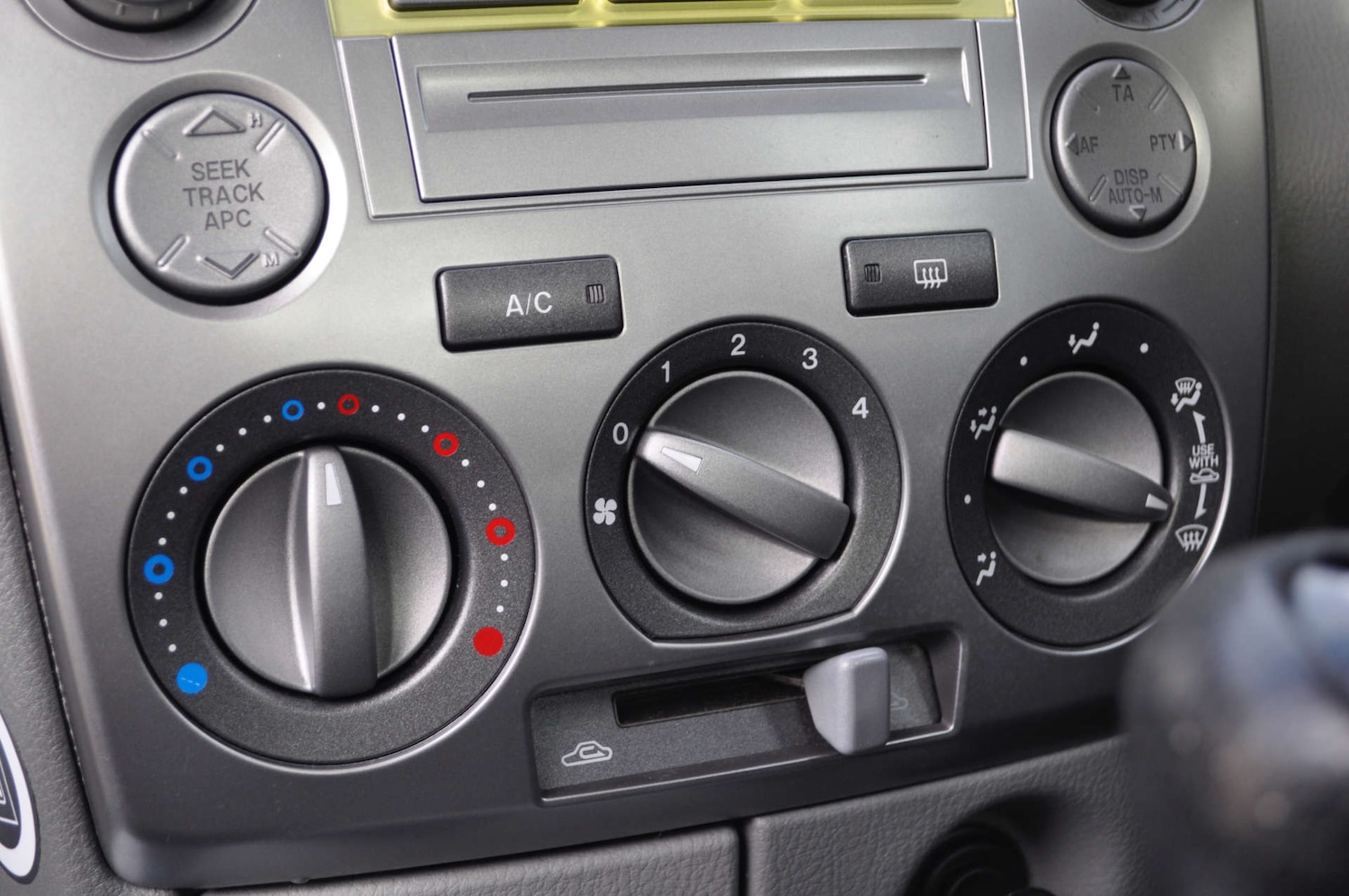 Used Mazda Mazda2 2004 for sale - 76834630: Photo 14