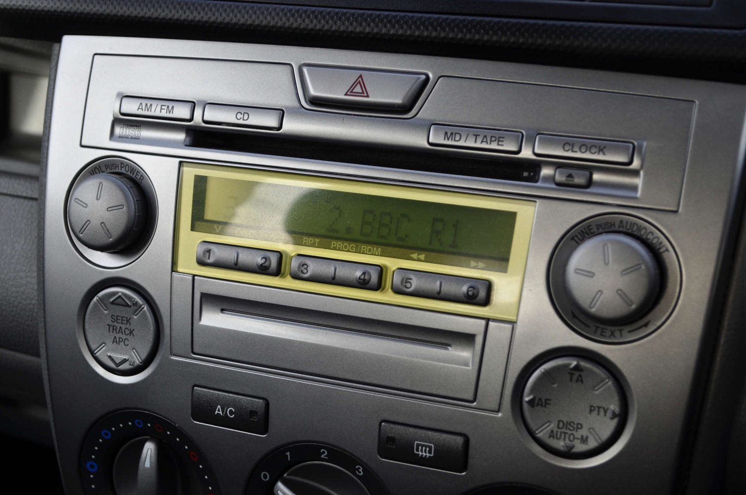 Used Mazda Mazda2 2004 for sale - 76834630: Photo 18