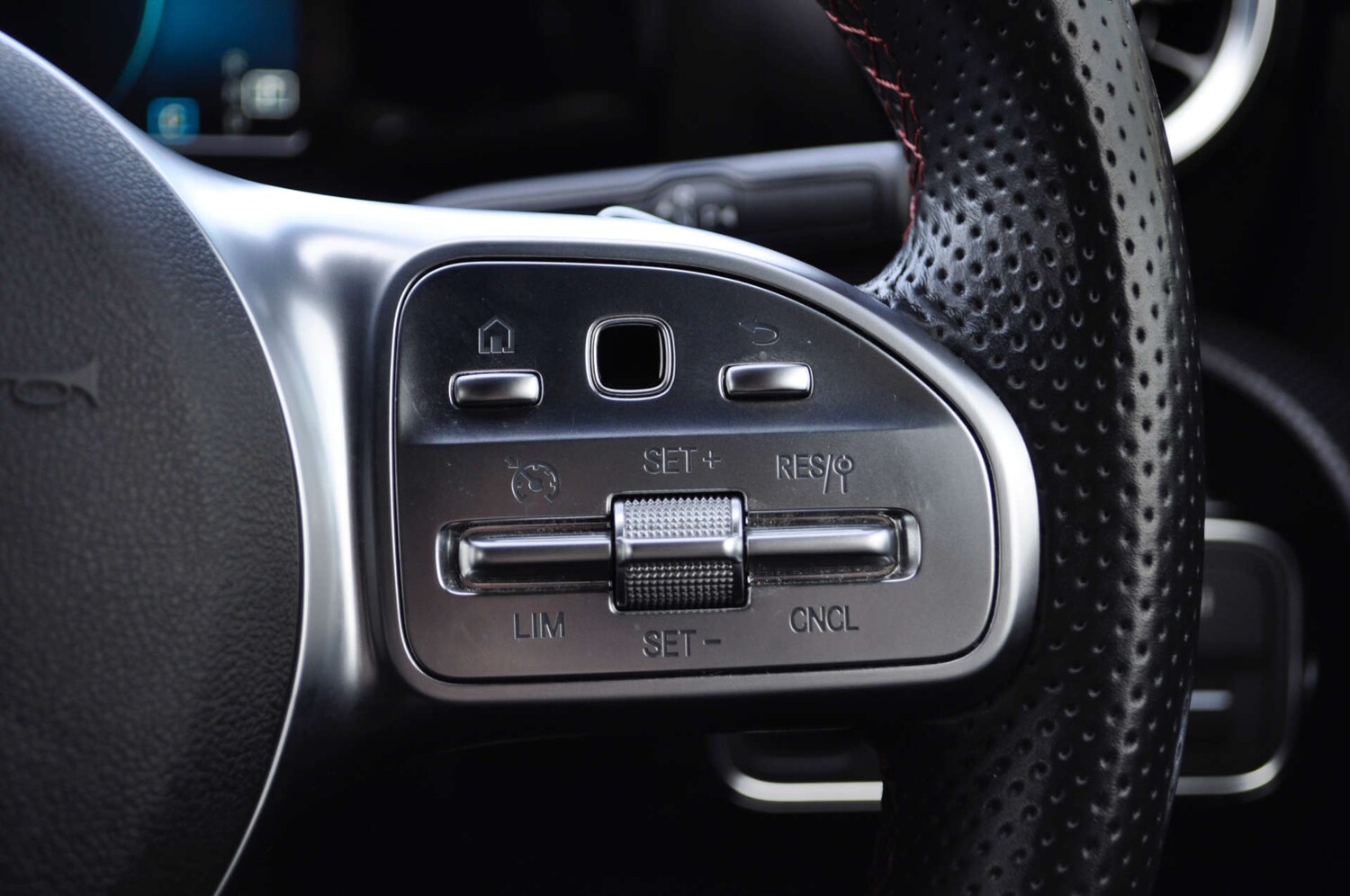 Used Mercedes-Benz A-Class 2018 for sale - 76830960: Photo 15