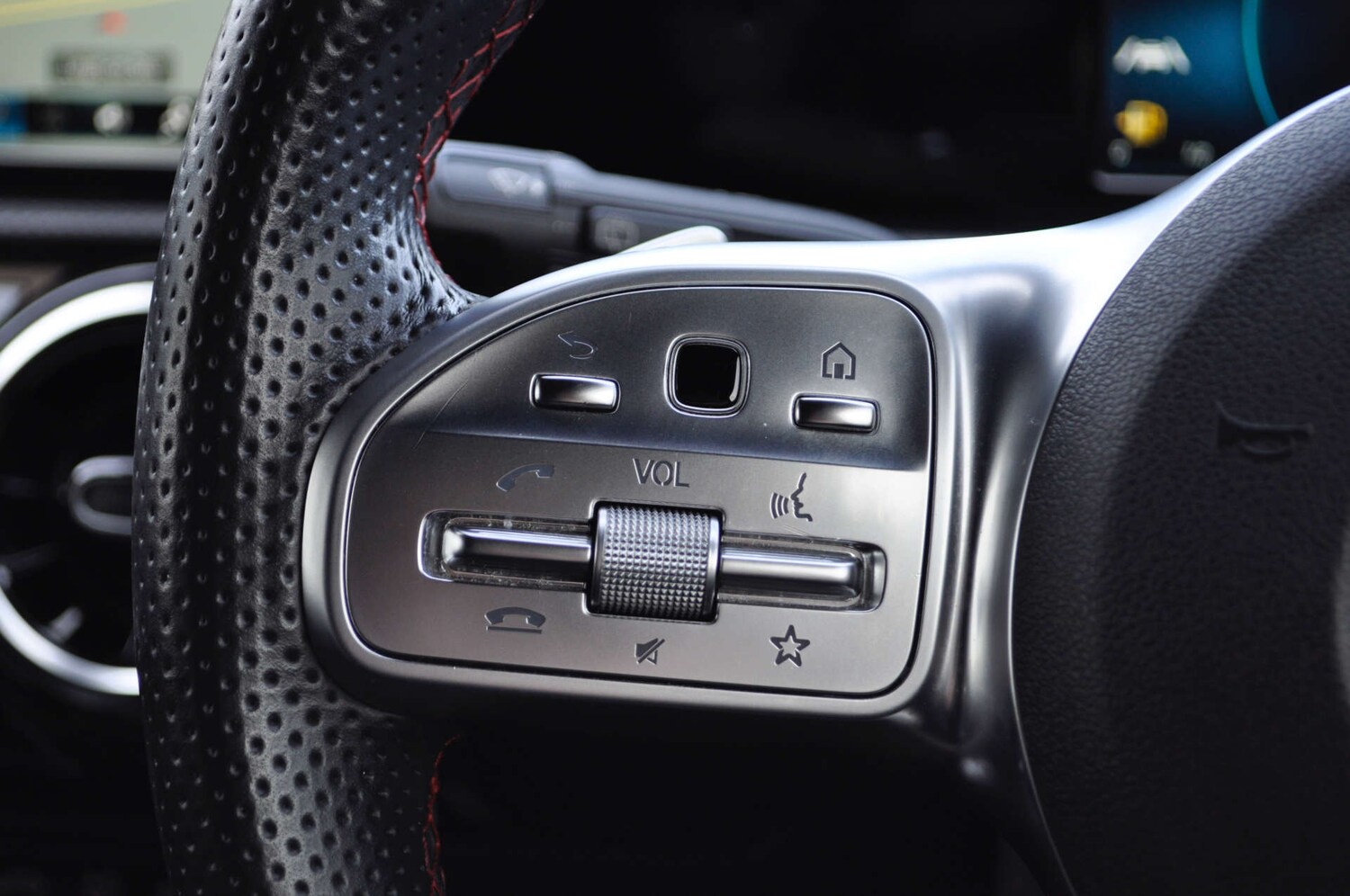 Used Mercedes-Benz A-Class 2018 for sale - 76830960: Photo 16