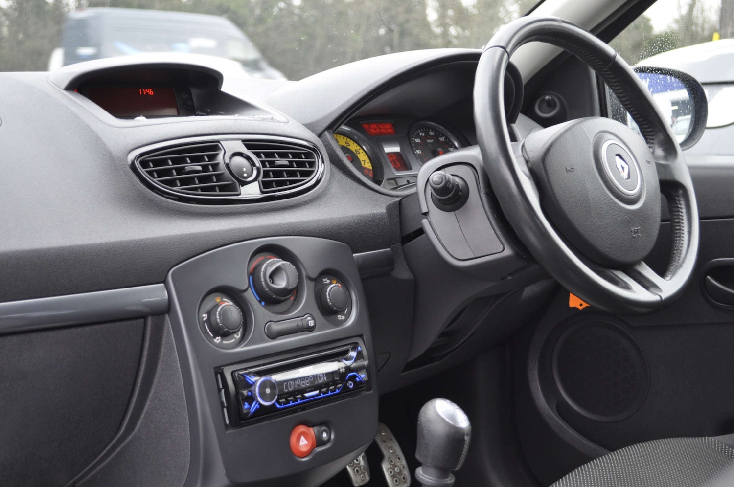 Used Renault Clio 2011 for sale - 77594813: Photo 13