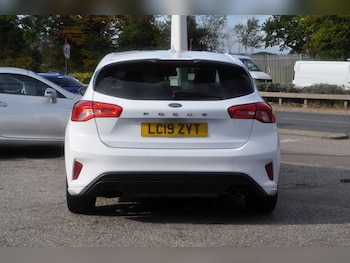 Used Ford Focus 2019 for sale - 76143251: Photo 2