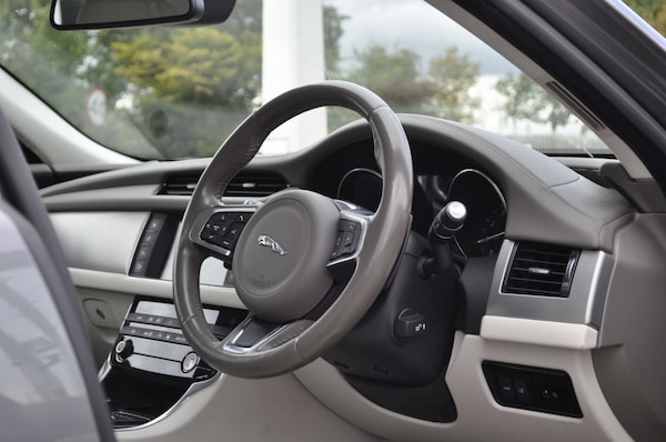 Used Jaguar XF 2017 for sale - 75723246: Photo 7