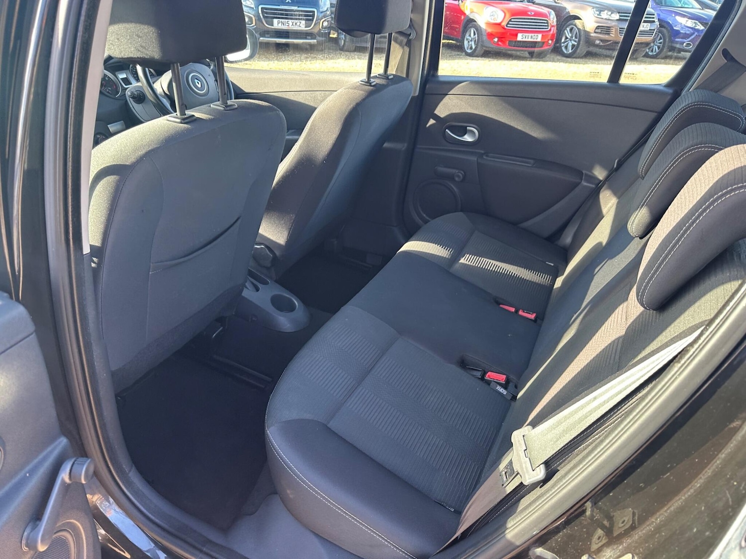 Used Renault Clio 2011 for sale - 76522122: Photo 14