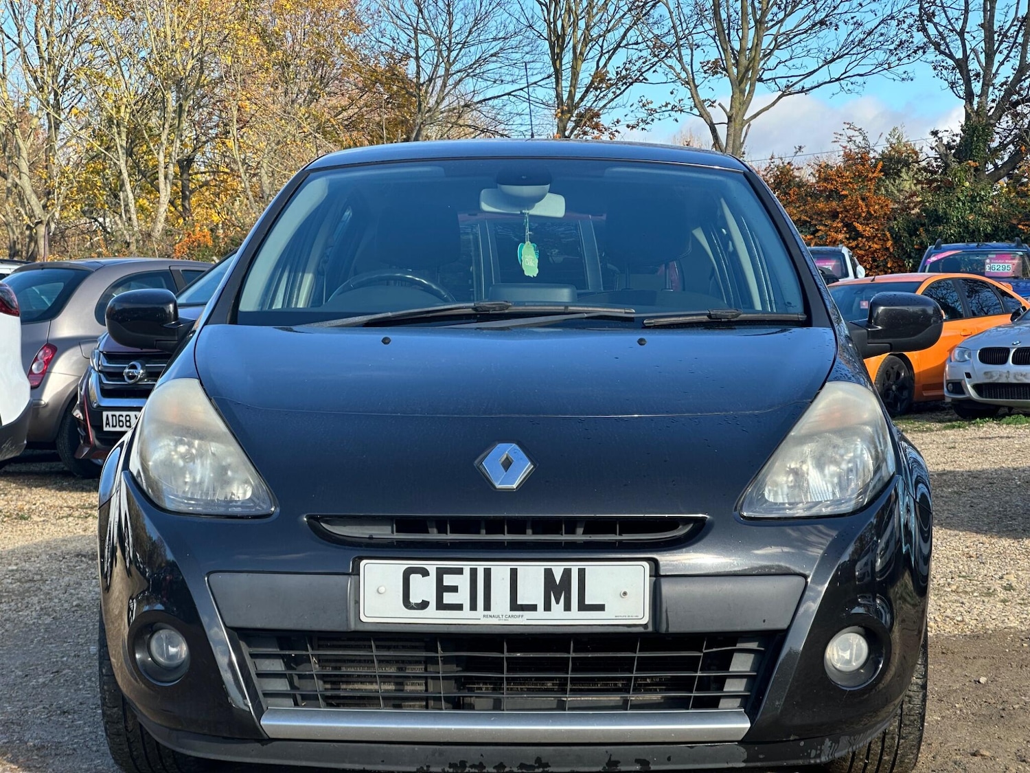 Used Renault Clio 2011 for sale - 76522122: Photo 2