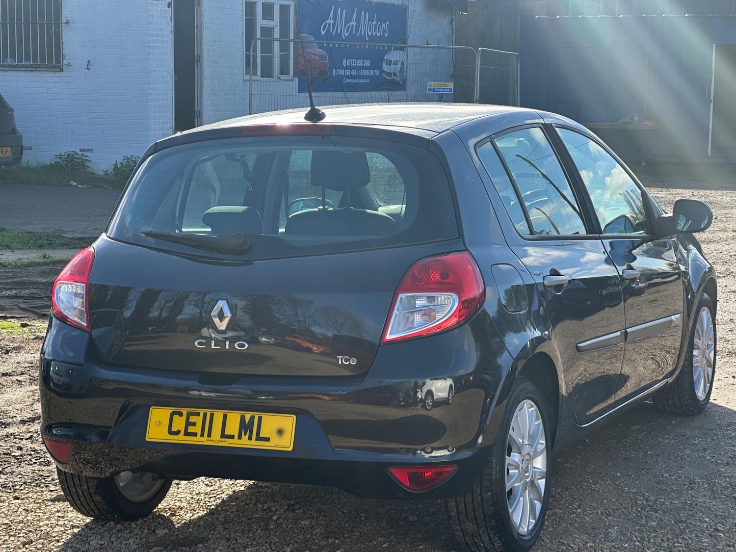 Used Renault Clio 2011 for sale - 76522122: Photo 4