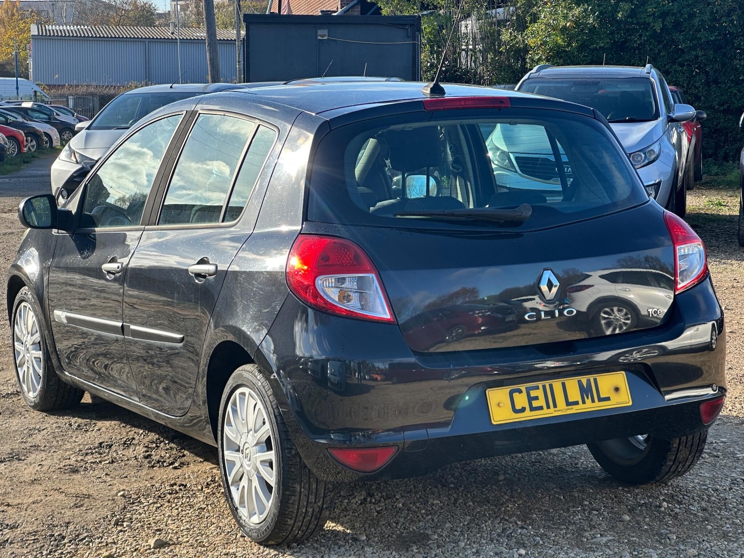 Used Renault Clio 2011 for sale - 76522122: Photo 5