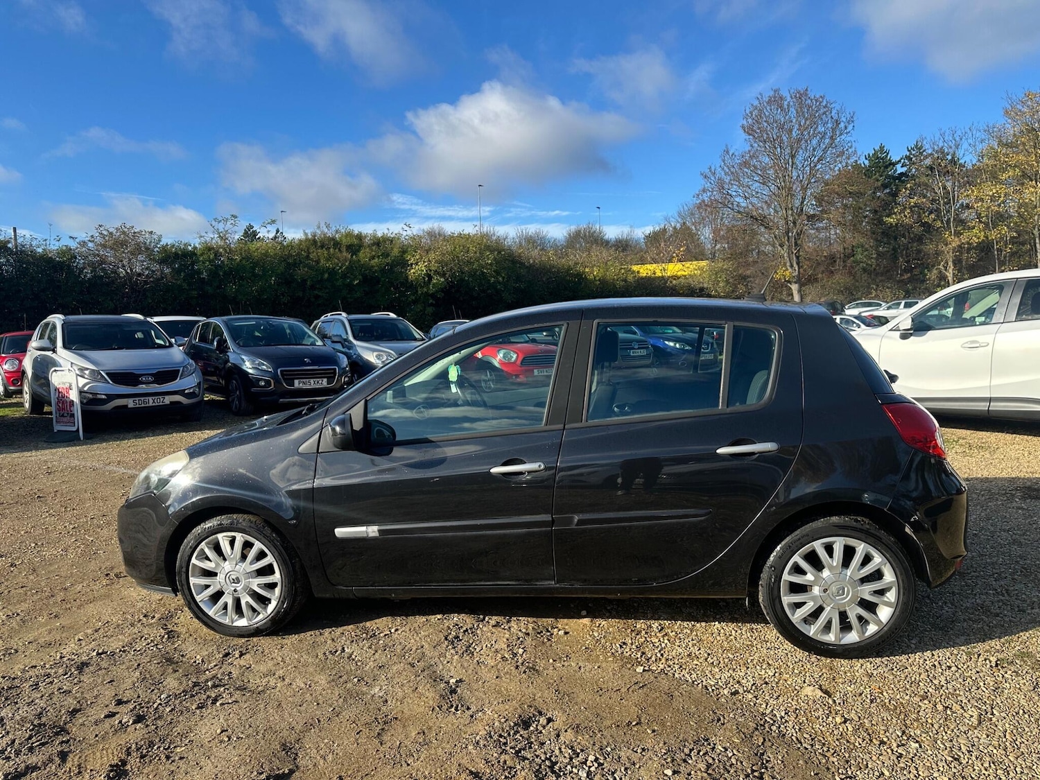 Used Renault Clio 2011 for sale - 76522122: Photo 6