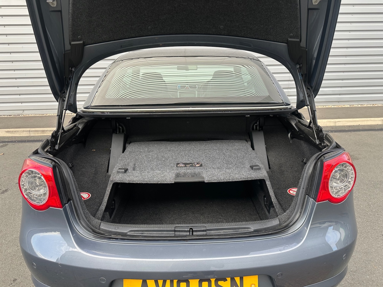 Used Volkswagen EOS 2010 for sale - 76640424: Photo 17