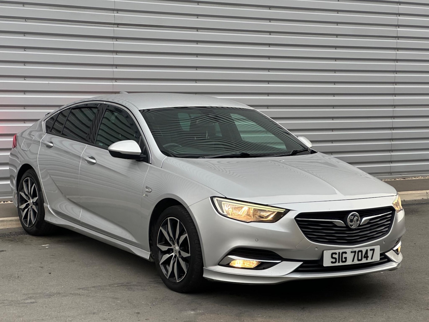 Used Vauxhall Insignia 2017 for sale - 76781250: Photo 3