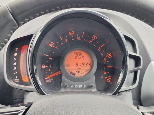 Used Toyota AYGO 2015 for sale - 75563827: Photo 32