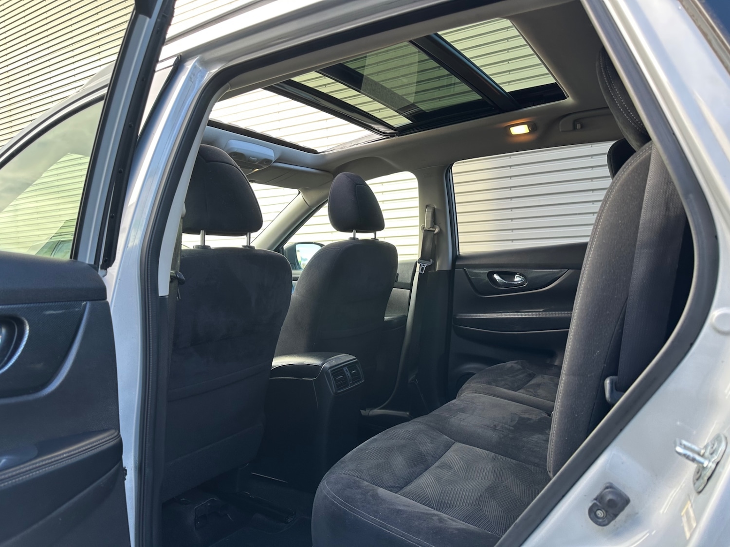 Used Nissan X-Trail 2015 for sale - 77973559: Photo 24