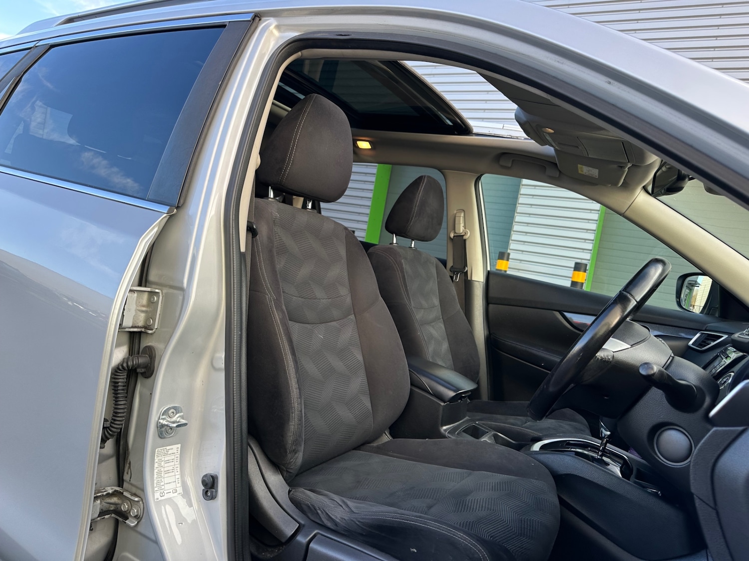 Used Nissan X-Trail 2015 for sale - 77973559: Photo 28