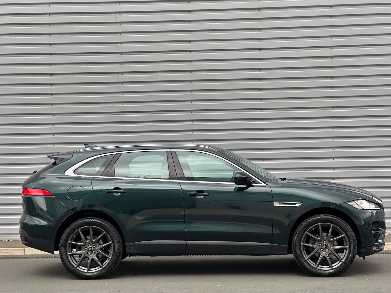 Used Jaguar F-Pace 2016 for sale - 76781183: Photo 11